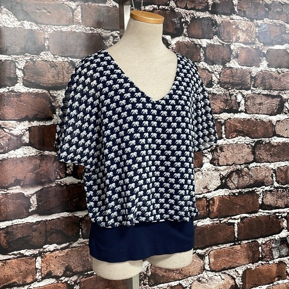 CABI Blouse Women's Small Blue Elephant Print Parade Top Short Sleeve Style 5345 - Picture 8 of 14